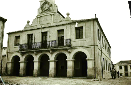 Imagen Foto antigua del edificio del ayuntamiento